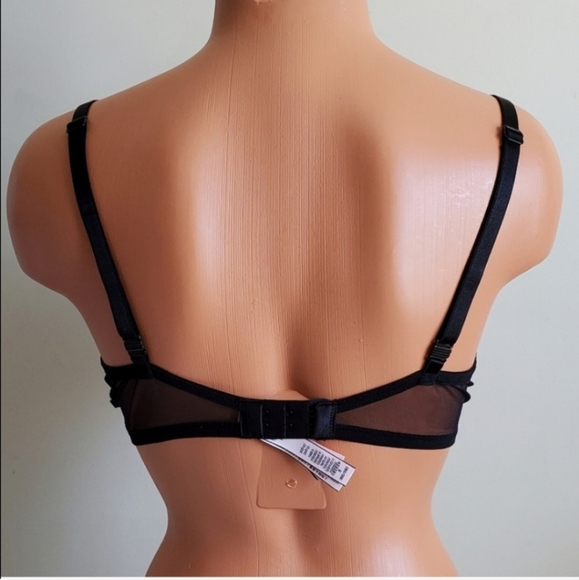 Victoria's Secret Push-up Bra Size 36D♥️ - Picture 2 of 3